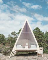Nolla Cabin can be accessed via a 20-minute boat ride from the Helsinki market square.