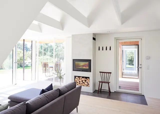 Image showcasing Photo 9 of 14 in Revel in Scandinavian Design at This Seaside Holiday ...