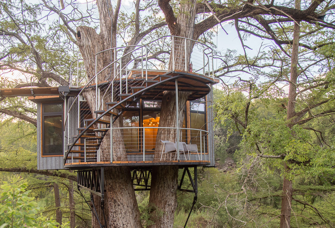 Escape to the Texan Treetops in This Eco-Luxe Treehouse - Dwell