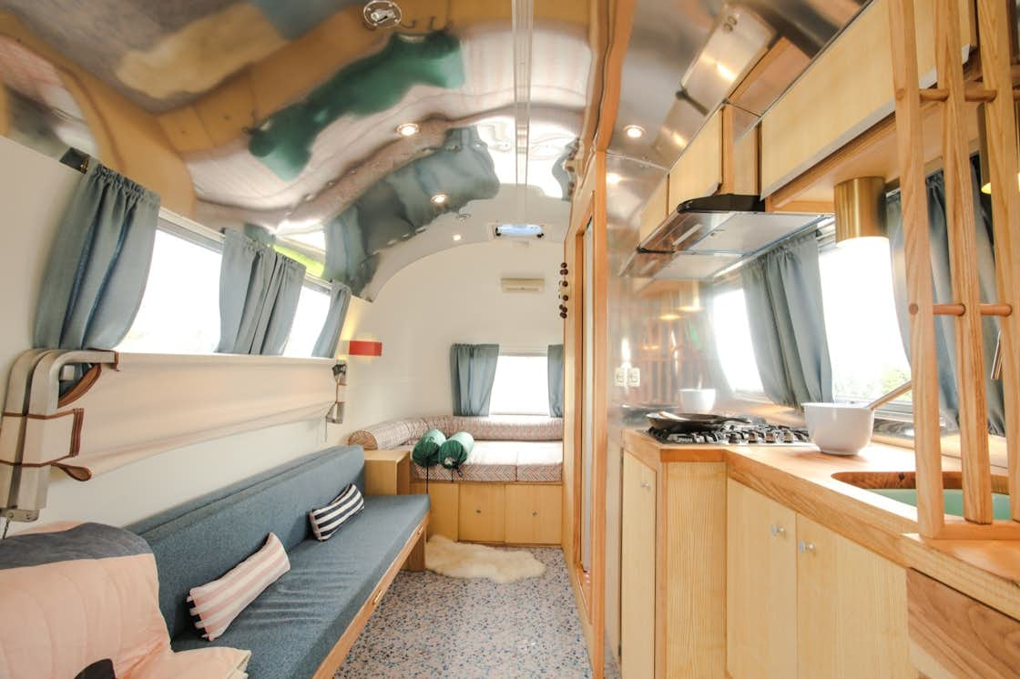 Photo 3 Of 15 In An Old Airstream Is Transformed Into A Midcentury Inspired Dream Machine From 6401