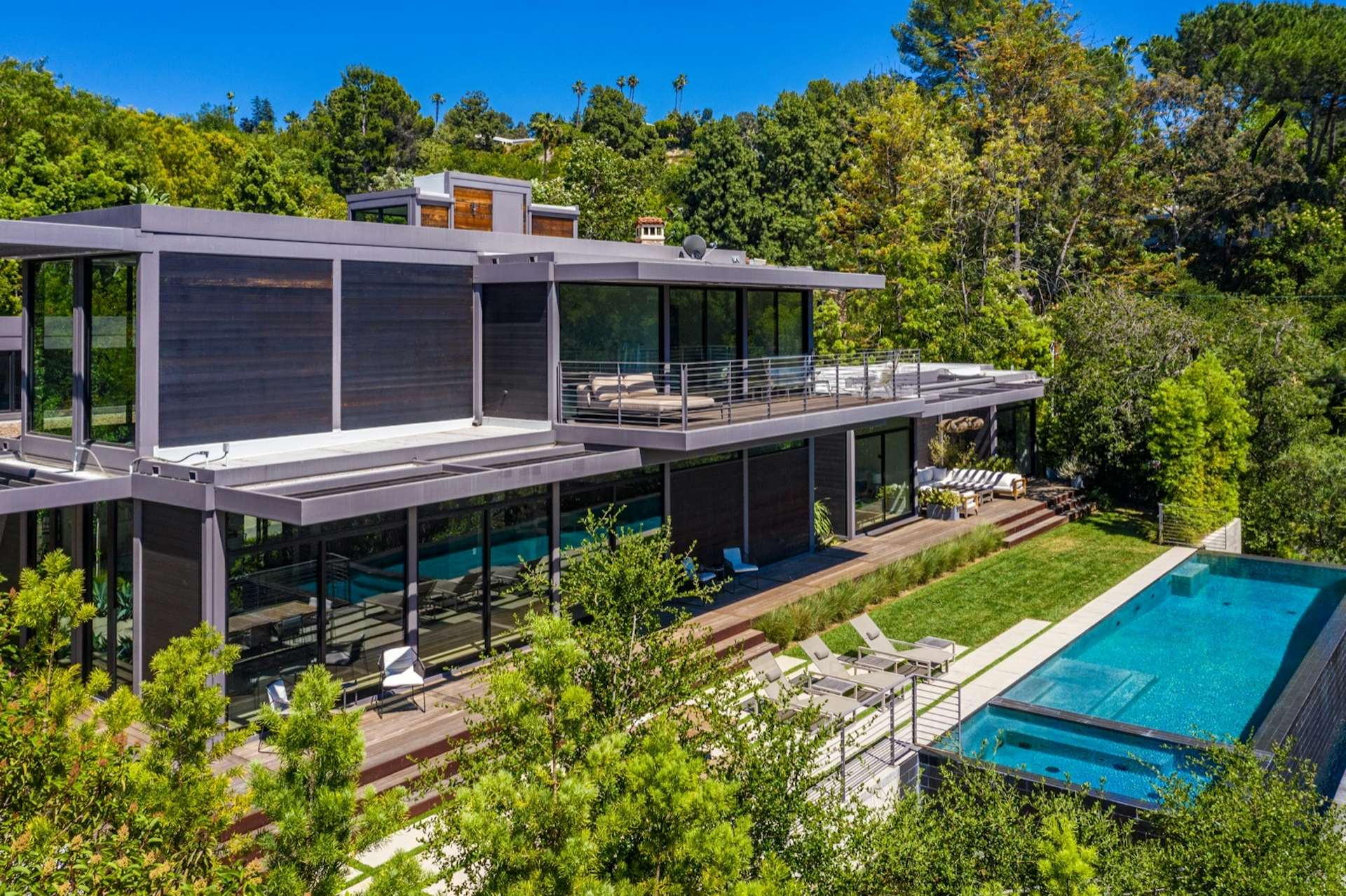 Photo 2 of 15 in Will Arnett Lists His Prefab-Hybrid Home in Beverly ...