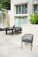 An eco-chic, rustic and minimalist statement. Tops are offered in 3 colors; alpes white, sandstone and slate (as pictured). With BONO chairs.