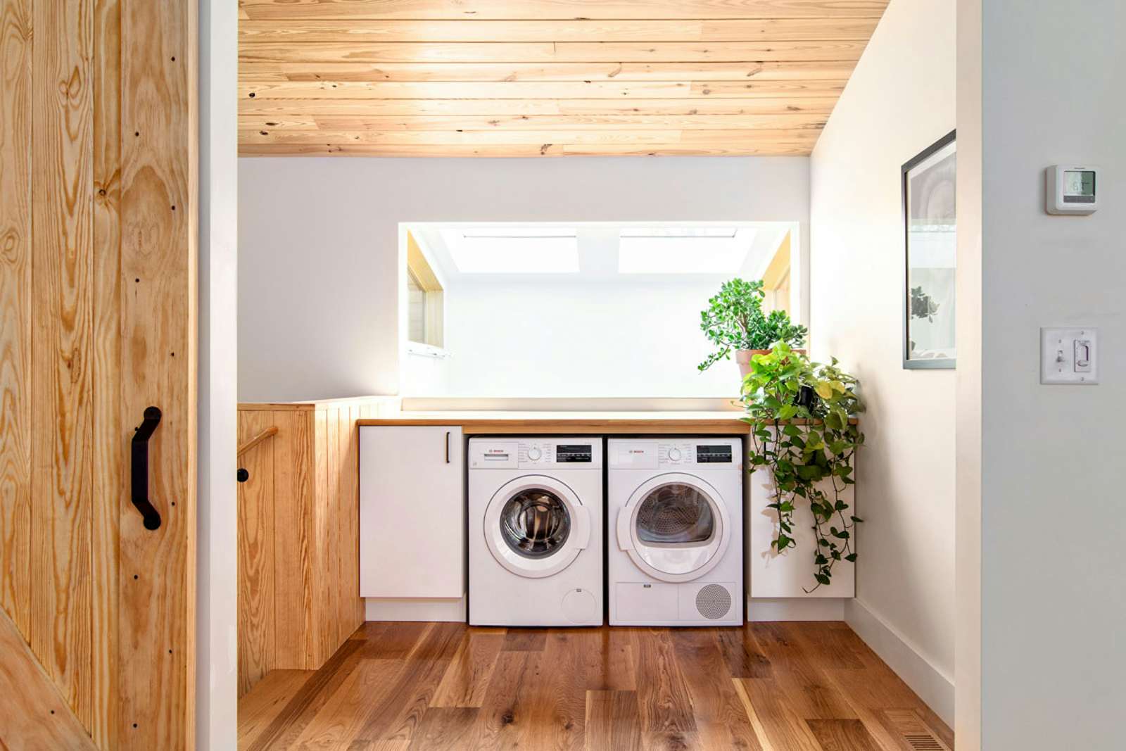 Woody Laundry Room Decor