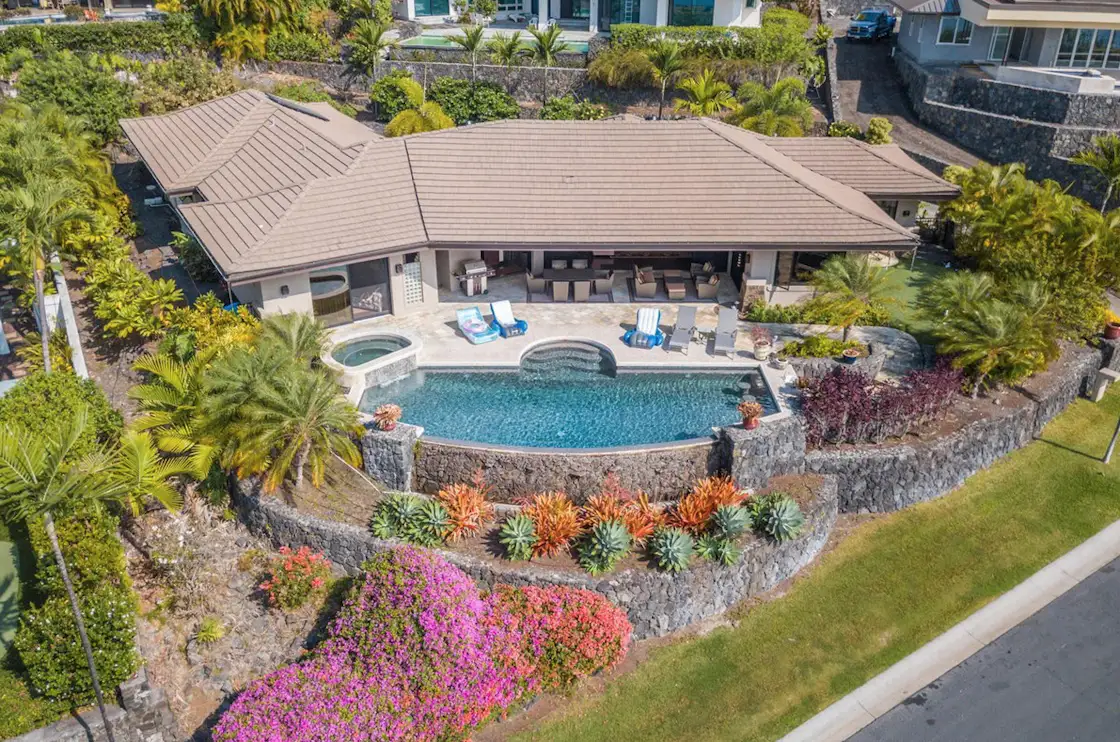 Hawaii Architect's Home in Keauhou Estates Modern Home by Roger Brasel