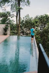 Outdoor, Infinity Pools, Tubs, Shower, Large Pools, Tubs, Shower, and Trees Infinity pool by forest  Photo 1 of 34 in The Window House by formzero