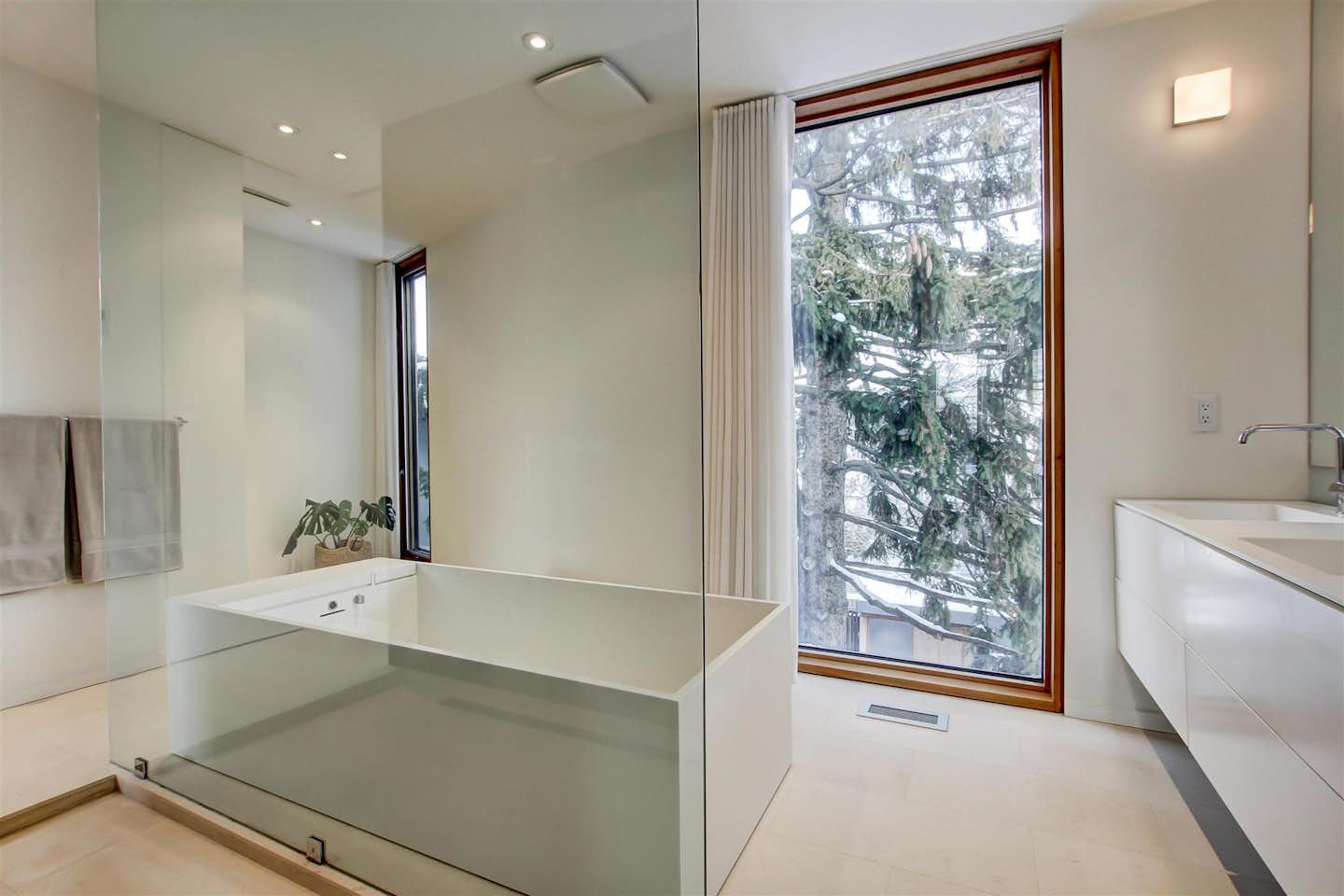 Photo 20 of 30 in The Blantyre House by Jay Snider Dwell