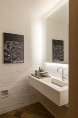 Bath Room  Photo 9 of 27 in CKO Apartment by David Ito Arquitetura
