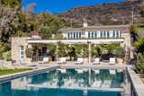 Pool & outdoor entertainment area