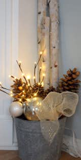 Photo 16 of 21 in 16 Modern Christmas Decorating Ideas Sure to
