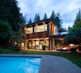 Geometric House by ONE SEED Architecture + Interiors

Renovation and addition to a mid-century post and beam home in North Vancouver.  The uniquely angular footprint of the home responds to the site with a creek to the west, obliquely angled property lines, and surrounded by a Pacific North West forest.

www.oneseed.ca