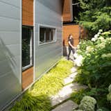 Exterior, House Building Type, Wood Siding Material, and Metal Siding Material Geometric House - ONE SEED Architecture + Interiors: Walkway  Photo 12 of 17 in Geometric House - ONE SEED Architecture + Interiors by ONE SEED Architecture + Interiors