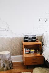 We wanted to maintain the retro feel of the home & the previous homeowner, so we searched high & low for legit 1950's pieces, including these old tapes & mid-century nightstand. 