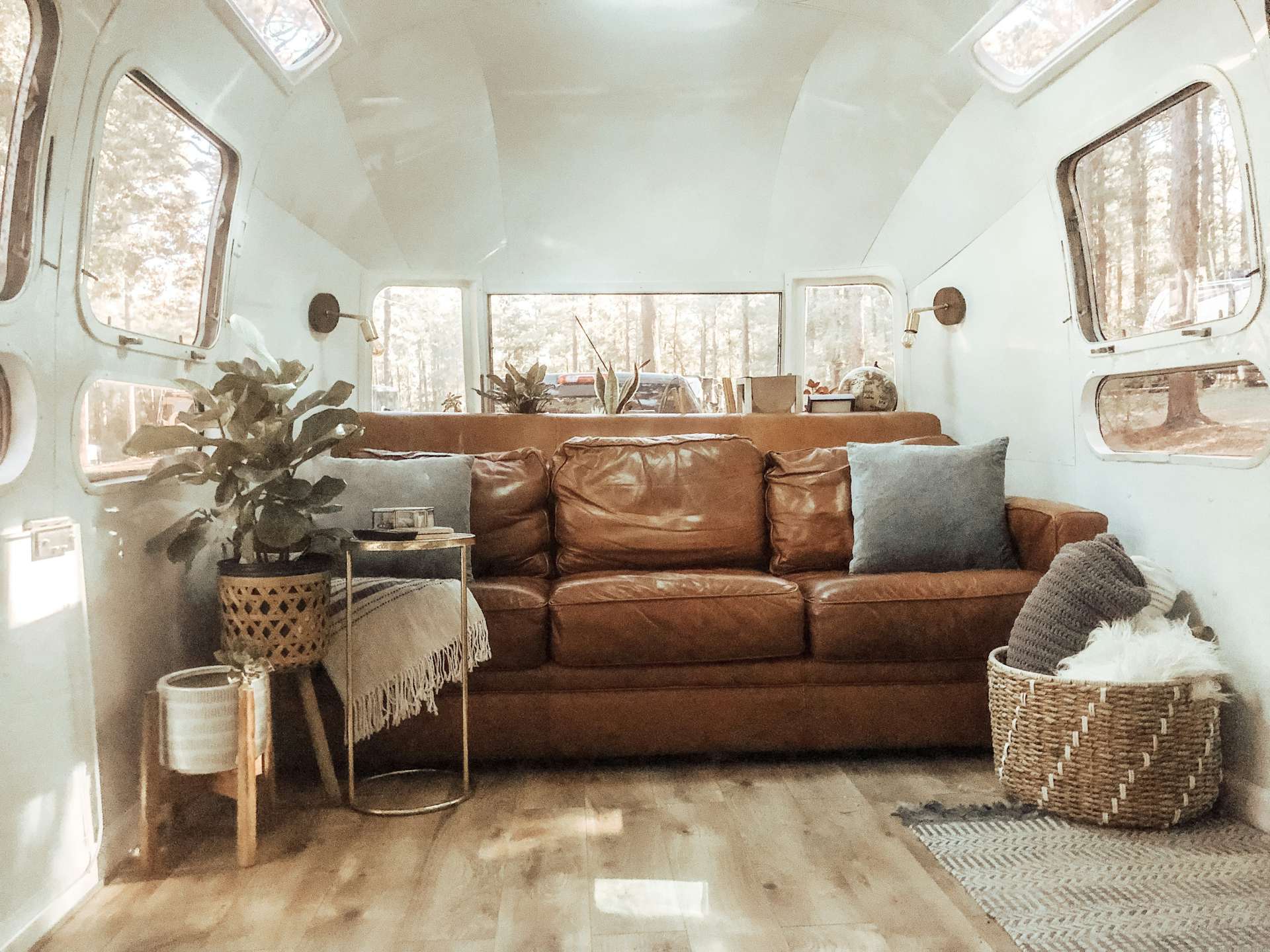 Photo 11 Of 46 In 26 Vintage Airstream Renovations Thatll Make You