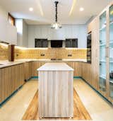  Photo 13 of 23 in Noida Residence by Mixed Folios