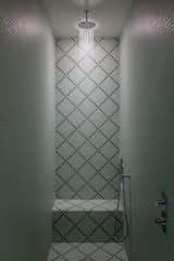 Shower kit : Cabano / Ceramic tiles : Daltile