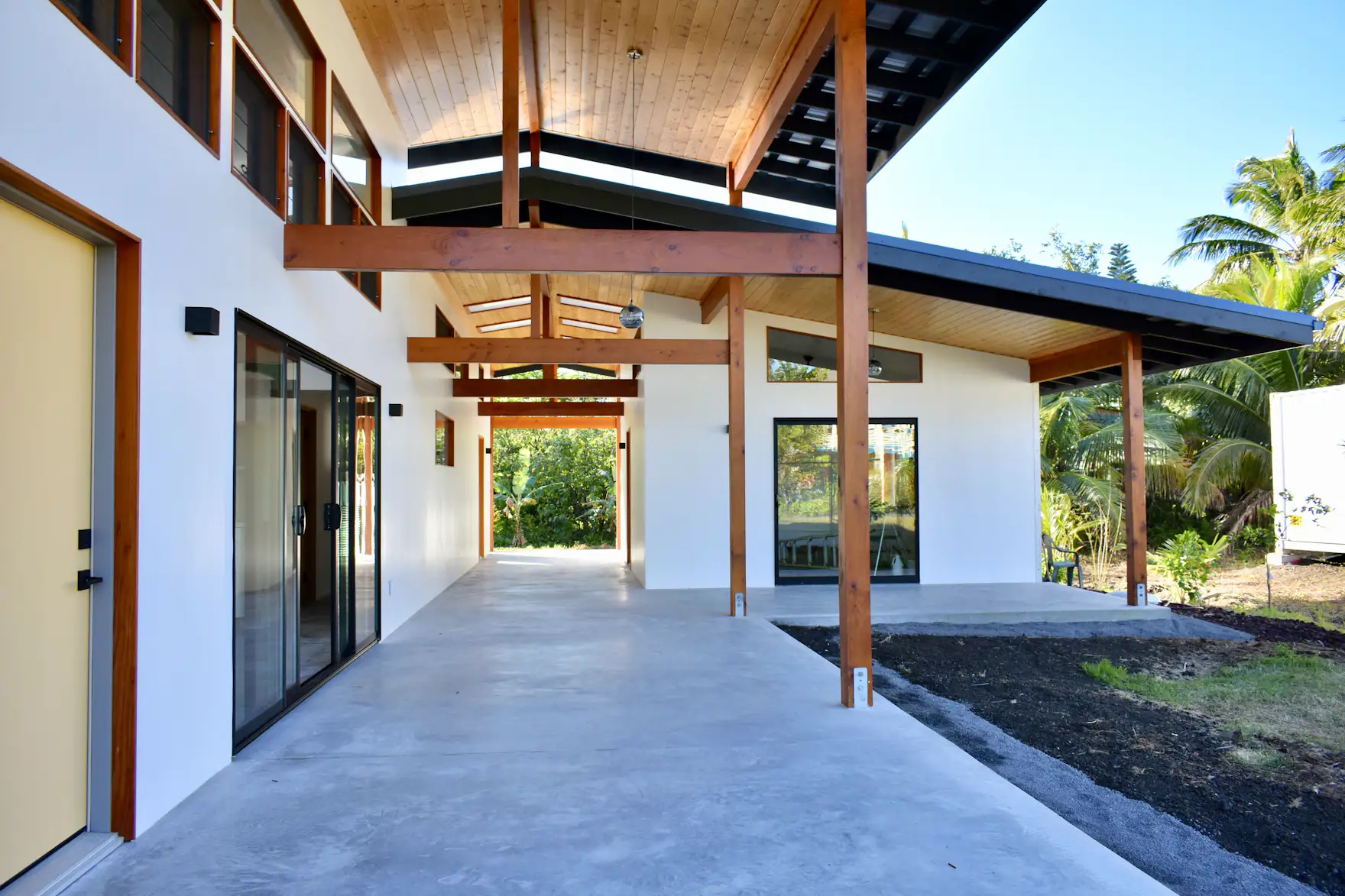 Kapohanalu Breezeway Home (16 Photos) - Dwell
