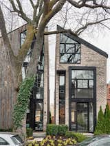 In Toronto’s West End lies Sorauren 116, one half of a dual residential development that was completed over an arduous, three-year period by Ancerl Studio.&nbsp;