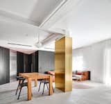 The black-stained oak walls are meant to blur the limits between the public and private areas.&nbsp;