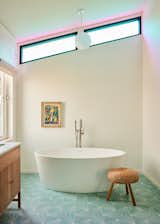 Bathroom in Jamesport Beach House by Mesh Architectures