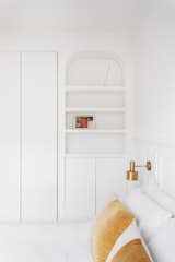 Florençon closed one of the doorways into the bedroom and turned the space into a closet and built-in bookcase.