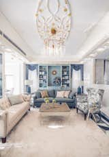 Wu Wei likens each of his projects to "talking about a long relationship." Naturally, much time must be spent on "researching" people. As a designer, he insists on giving the best to his clients, so the matching of people and space is a technical and professional issue. After all, the house becomes "home" because of "people."