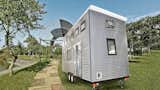 Tiny house 
easy towing, 
suitable for camping,
travel, fill 
your journey with 
joy and 
homefeeling.