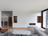 An Architectural “Gorge” Splits This Australian Home in Half - Photo 6 of 10 - 