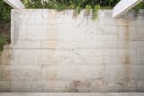 Outdoor, Walkways, Back Yard, and Concrete Fences, Wall Formwork - Concrete  Photo 3 of 33 in GH House by Roberto Hurtado