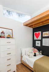 Yoga house by Robert Hutchinson Architects kids room