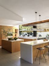A Sustainable Renovation of a Los Angeles Midcentury Channels Its Designers’ Utopian Ideals - Photo 4 of 16 - 