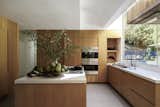 A Sustainable Renovation of a Los Angeles Midcentury Channels Its Designers’ Utopian Ideals - Photo 5 of 16 - 