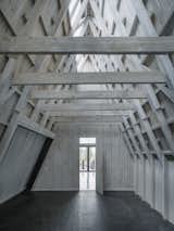 The five interior rooms are separated by central doorways.