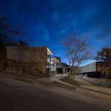  Photo 1 of 25 in Elephant's Hill House by Gustavo Tenca