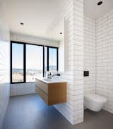 Even the bathrooms have spectacular views. A skylight allows glimpses of the sky from the shower.&nbsp;&nbsp;