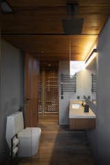 Bathroom of Casa Iporanga by Daniel Fromer.