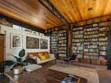 The husband is a psychoanalyst who attends to patients in São Paulo as well as in the home—hence the generous proportions of the library and office. 