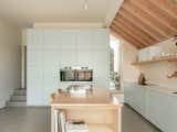 This Radiant London Extension Takes Cues From Car Design - Photo 7 of 19 - 