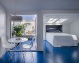 Bedroom, dining and terrace of Beach House by Gon Architects
