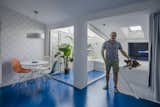 A Cramped Attic Apartment in Madrid Is Revived With Mirrored Walls and a Blue Floor - Photo 9 of 15 - 