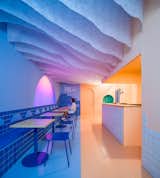 Beachy ’80s Neon Makes for a Mind-Bending Meal at This Bao Restaurant in Spain - Photo 3 of 11 - 