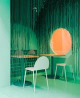 Beachy ’80s Neon Makes for a Mind-Bending Meal at This Bao Restaurant in Spain - Photo 2 of 11 - 
