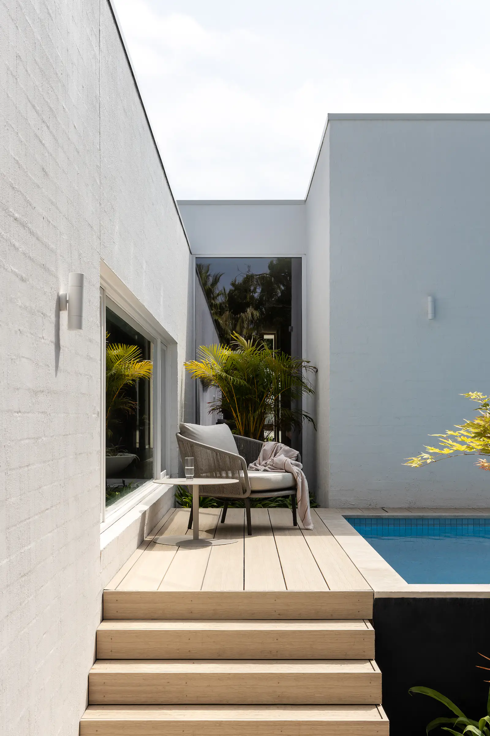 Photo 16 Of 17 In We re Swooning Over The Sun Dappled Interiors At This 
