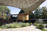 A Swooping Concrete Canopy Crowns a Pavilion-Style Home Near Buenos Aires - Photo 5 of 18 - 