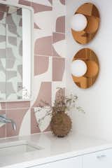 The smooth, clean lines of the Strands tiles take inspiration from surfboard shapes. The tiles can be combined to create endless combinations of alternating patterns.