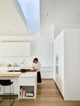 A San Francisco Victorian Conceals a Striking Rear Extension—and a Rooftop Hot Tub - Photo 7 of 19 - 