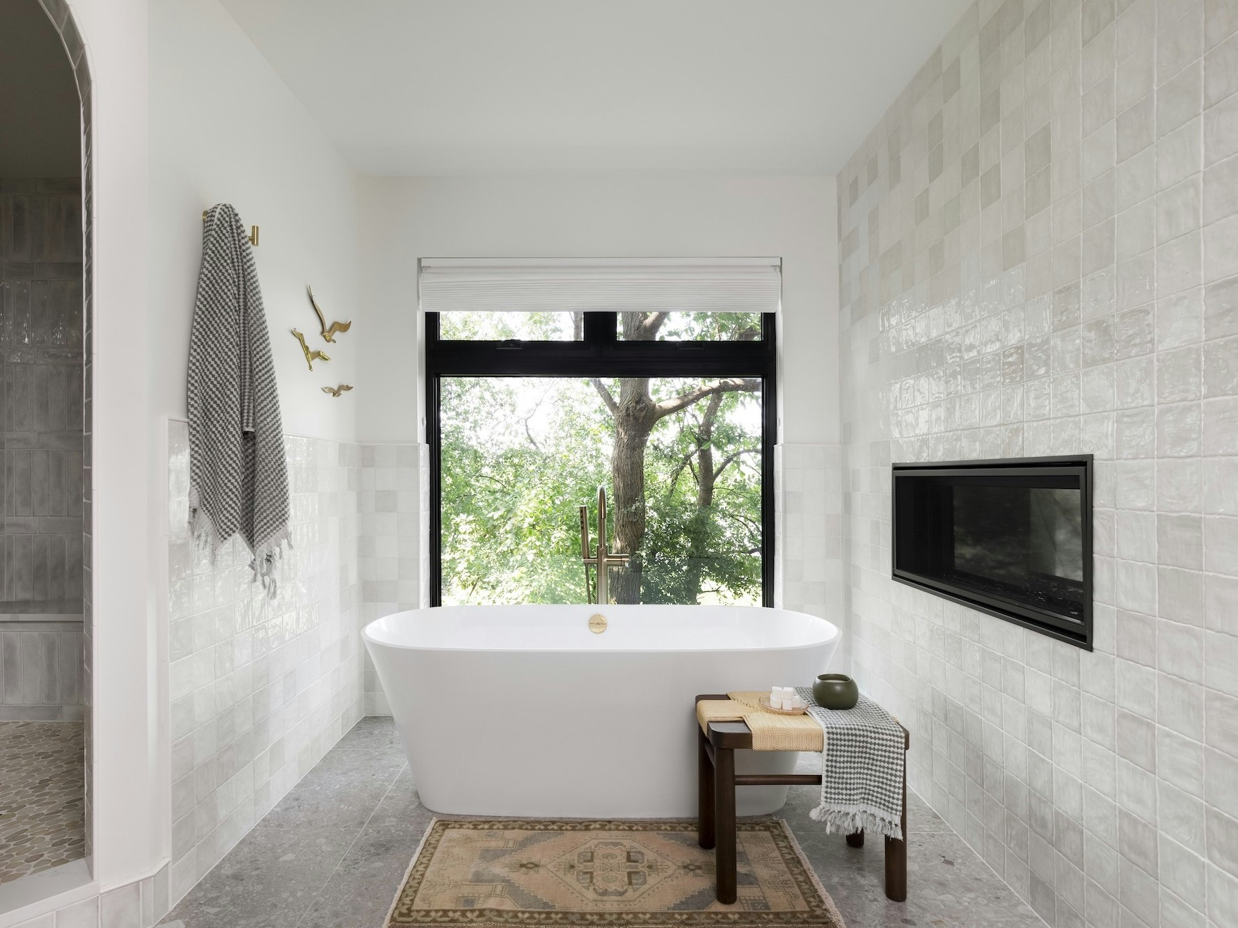 Toronto House R Us project – Bathroom finishing