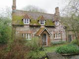 The existing Mill house was likely built in the 19th Century—around 1830, estimates homeowner Simon Quinn—and is attached to a 17th Century mill. “We assume it’s the same mill mentioned in the Doomsday Book,” says Quinn. While the Victorian-era house has been renovated and extended by Cooke Fawcett Architects, the Grade II-listed mill hasn’t been developed due to planning restrictions, but does house the plant equipment for the renewable heating and hot water systems.