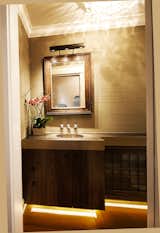 Bath sink in Pewter MetalCrete® finish.