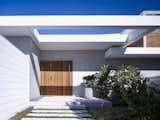  MONTALBA ARCHITECTS’s Saves from sculpted light