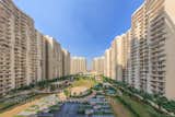 Mahagun Moderne, Noida